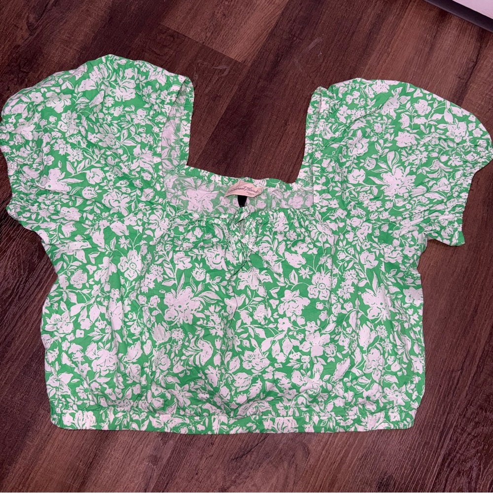 NWOT Universal Thread Green Floral Cotton Crop Top